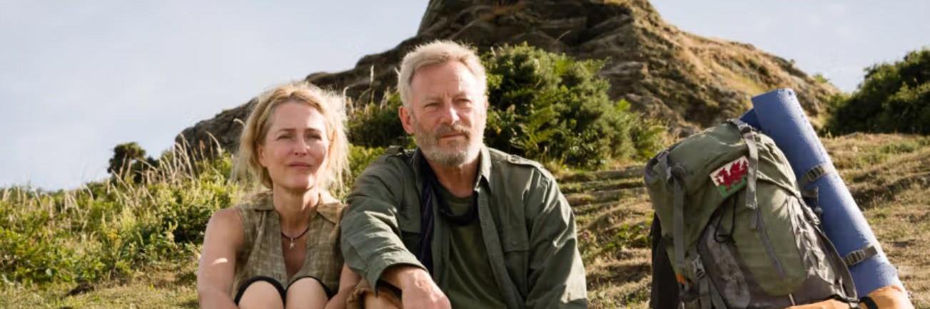 SALTSTIEN forteller en rørende historie om tap, kjærlighet og om å finne tilbake til hverandre når alt annet rakner. Se filmen hos oss tirsdag 28. april kl. 19.00