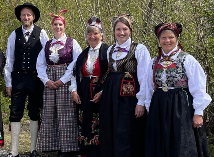 17. mai og tid for bunad - Iveland kommune